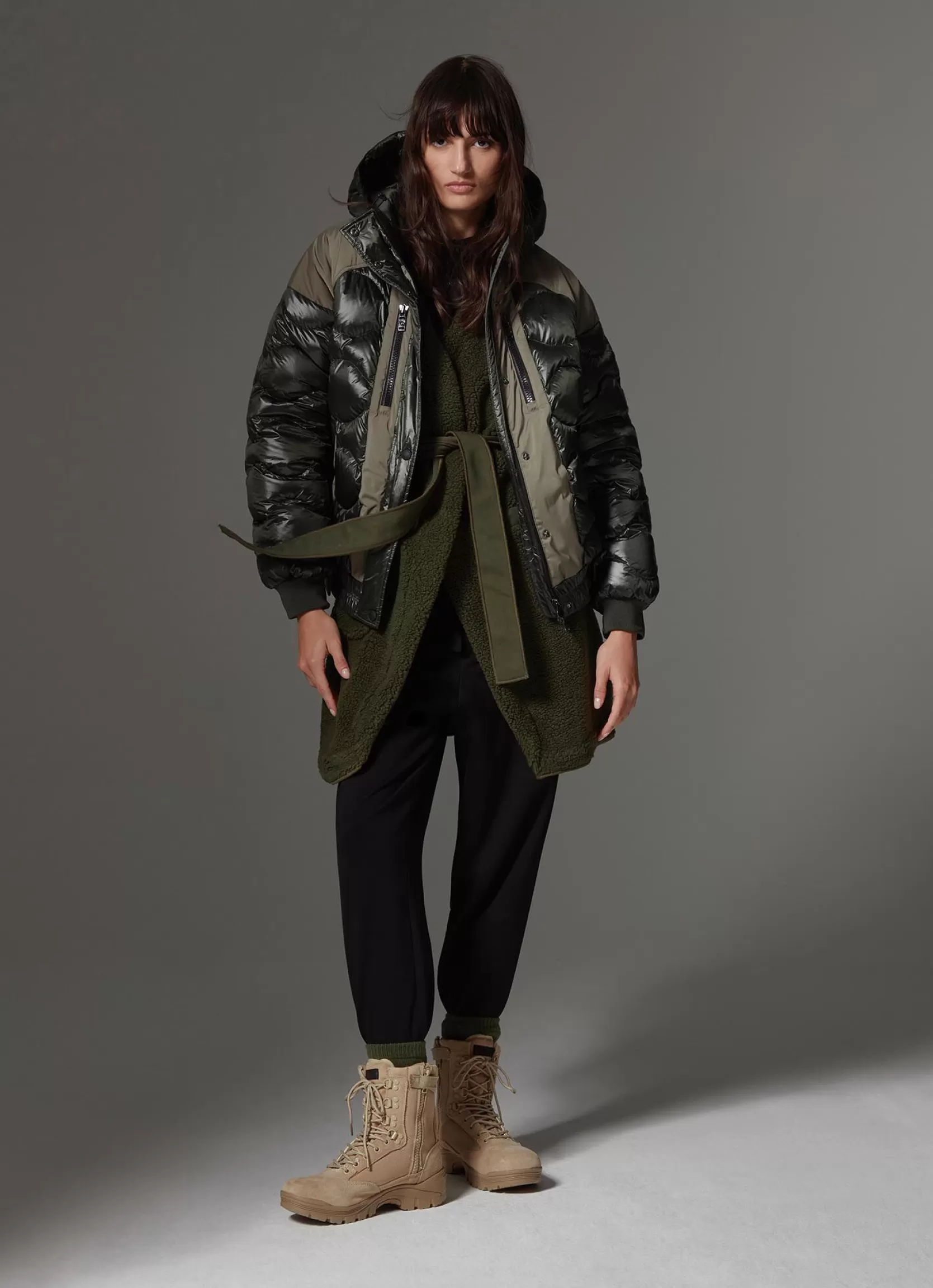 Colmar Bomber jacket with fixed hood and bubble quilting | woman Colmar Revolution | Winter Down Jackets
