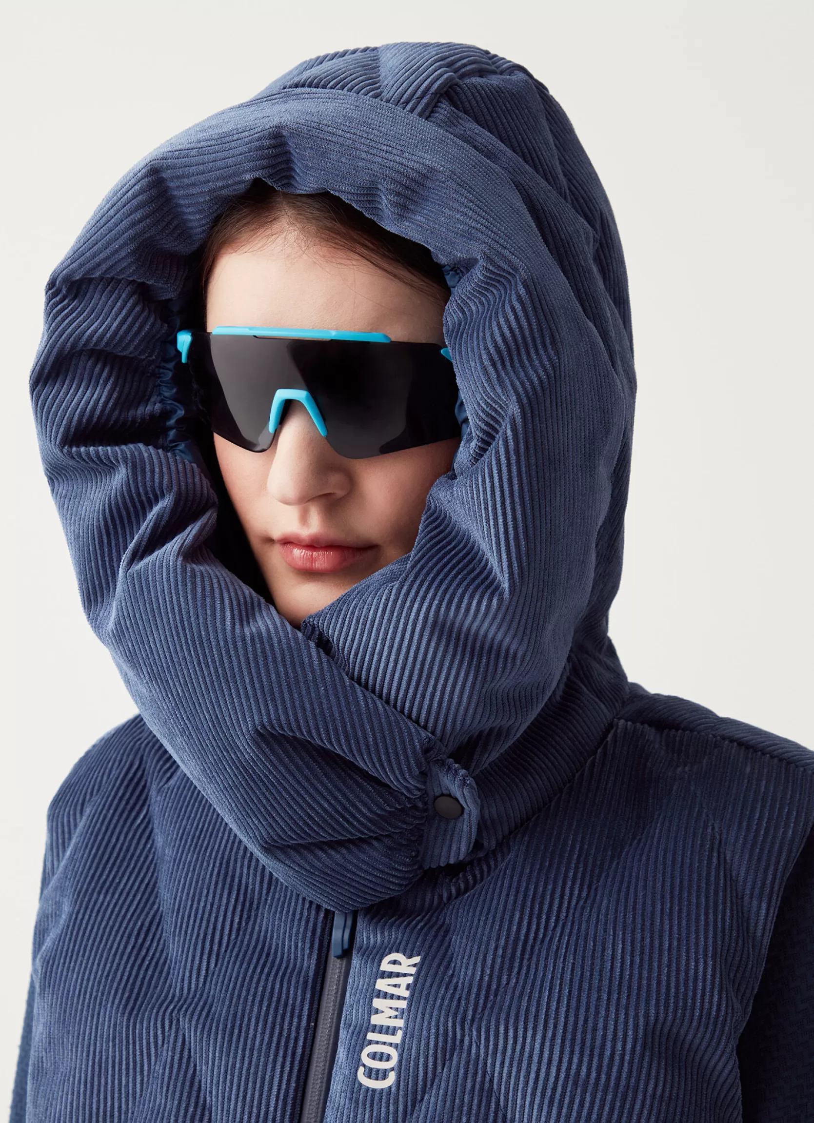 Colmar Ski gilet with large cowl hood | woman Ski Jackets